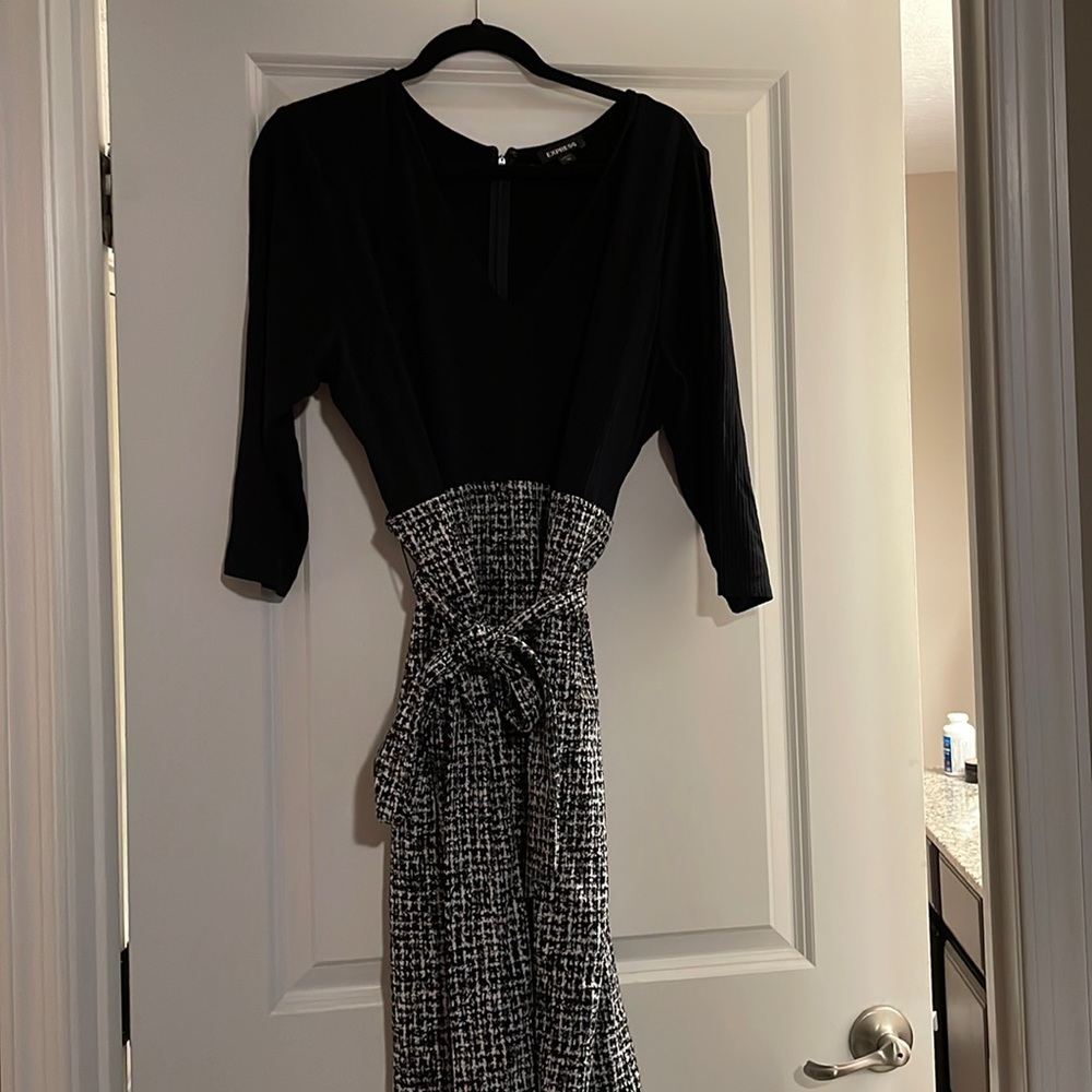 Black houndstooth Express dress